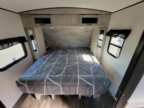 2024-Crossroads-Sunset-Trail-Super-Lite-SS253RB-Travel-Trailer-Stock-M3445-on-sale-at-Poulsbo-RV-5.jpg 2024 Crossroads Sunset Trail Super Lite SS253RB