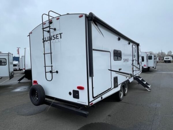 2024-Crossroads-Sunset-Trail-Super-Lite-SS253RB-Travel-Trailer-Stock-S588-on-sale-at-Poulsbo-RV-3.jpg 2024 Crossroads Sunset Trail Super Lite SS253RB