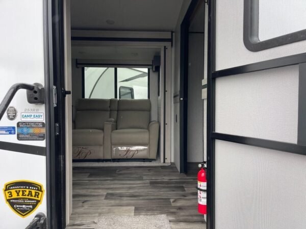 2024-Crossroads-Sunset-Trail-Super-Lite-SS253RB-Travel-Trailer-Stock-S588-on-sale-at-Poulsbo-RV-4.jpg 2024 Crossroads Sunset Trail Super Lite SS253RB