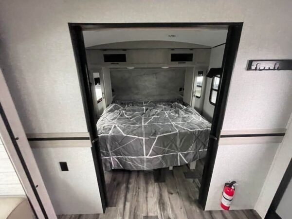 2024-Crossroads-Sunset-Trail-Super-Lite-SS253RB-Travel-Trailer-Stock-S588-on-sale-at-Poulsbo-RV-6.jpg 2024 Crossroads Sunset Trail Super Lite SS253RB