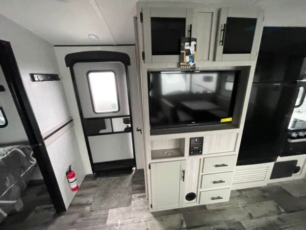 2024-Crossroads-Sunset-Trail-Super-Lite-SS253RB-Travel-Trailer-Stock-S588-on-sale-at-Poulsbo-RV-7.jpg 2024 Crossroads Sunset Trail Super Lite SS253RB