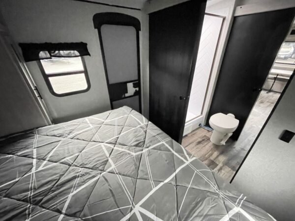 2024-Crossroads-Sunset-Trail-Super-Lite-SS258RD-Travel-Trailer-Stock-S618-on-sale-at-Poulsbo-RV-16.jpg 2024 Crossroads Sunset Trail Super Lite SS258RD