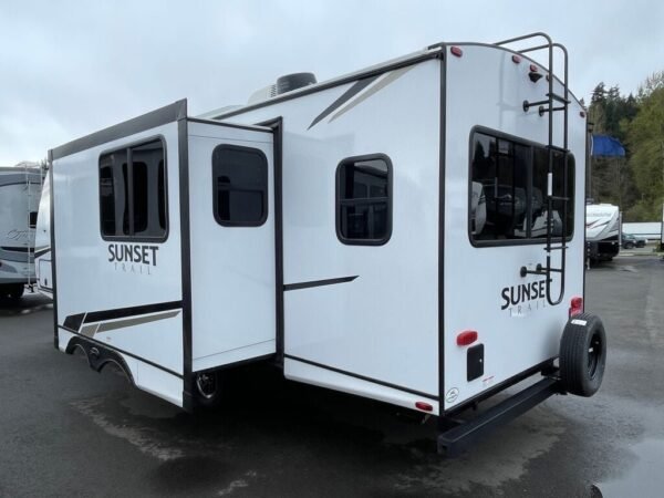 2024-Crossroads-Sunset-Trail-Super-Lite-SS258RD-Travel-Trailer-Stock-S618-on-sale-at-Poulsbo-RV-2.jpg 2024 Crossroads Sunset Trail Super Lite SS258RD