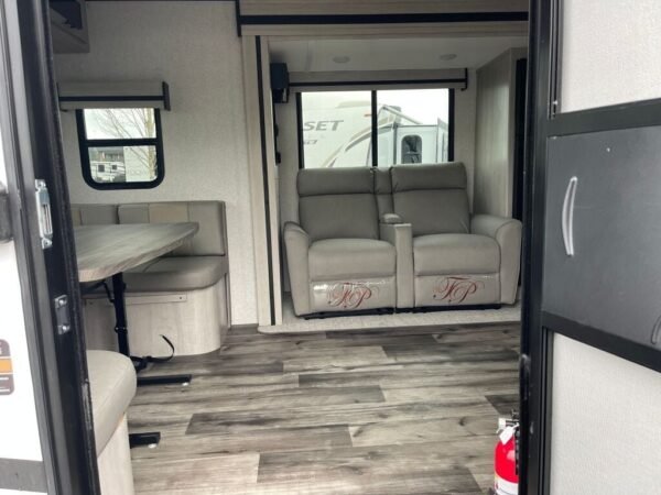 2024-Crossroads-Sunset-Trail-Super-Lite-SS258RD-Travel-Trailer-Stock-S618-on-sale-at-Poulsbo-RV-4.jpg 2024 Crossroads Sunset Trail Super Lite SS258RD