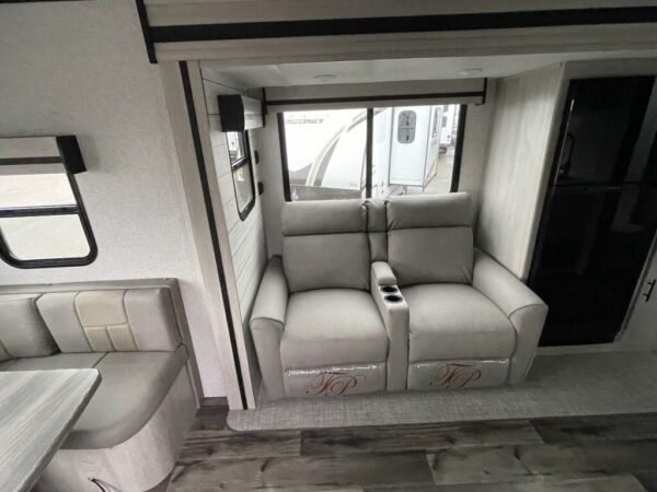 2024-Crossroads-Sunset-Trail-Super-Lite-SS258RD-Travel-Trailer-Stock-S618-on-sale-at-Poulsbo-RV-5.jpg 2024 Crossroads Sunset Trail Super Lite SS258RD