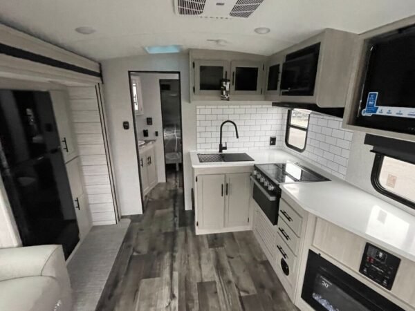 2024-Crossroads-Sunset-Trail-Super-Lite-SS258RD-Travel-Trailer-Stock-S618-on-sale-at-Poulsbo-RV-6.jpg 2024 Crossroads Sunset Trail Super Lite SS258RD