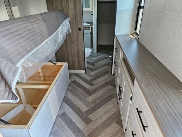2024-Crossroads-Zinger-ZR380FB-Travel-Trailer-Stock-E5775-on-sale-at-Poulsbo-RV-11.jpg 2024 Crossroads Zinger ZR380FB