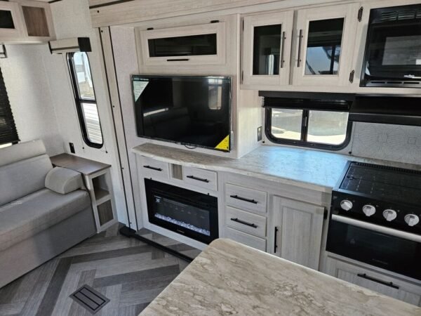 2024-Crossroads-Zinger-ZR380FB-Travel-Trailer-Stock-E5775-on-sale-at-Poulsbo-RV-8.jpg 2024 Crossroads Zinger ZR380FB