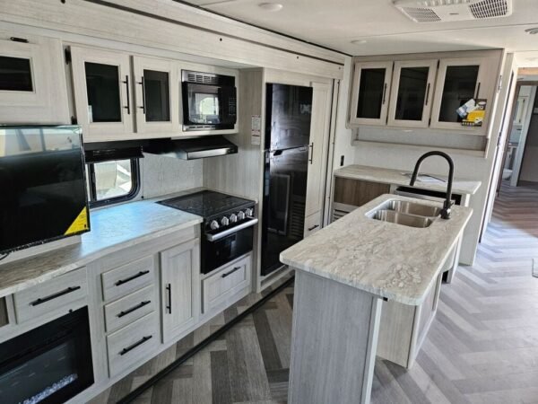 2024-Crossroads-Zinger-ZR380FB-Travel-Trailer-Stock-E5775-on-sale-at-Poulsbo-RV-9.jpg 2024 Crossroads Zinger ZR380FB