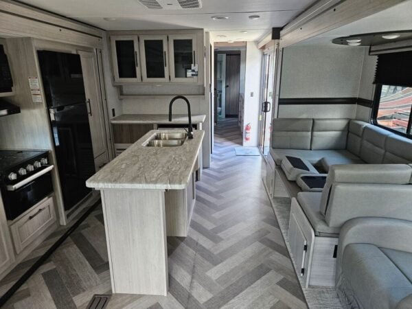 2024-Crossroads-Zinger-ZR380FB-Travel-Trailer-Stock-E5776-on-sale-at-Poulsbo-RV-6.jpg 2024 Crossroads Zinger ZR380FB