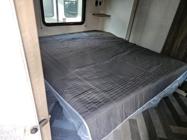 2024-Crossroads-Zinger-ZR380FB-Travel-Trailer-Stock-E5776-on-sale-at-Poulsbo-RV-7.jpg 2024 Crossroads Zinger ZR380FB