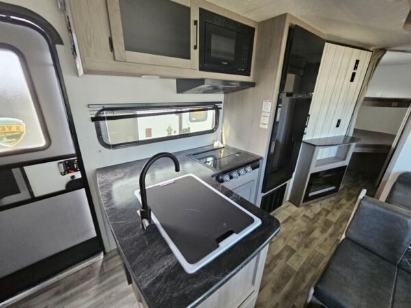 2024-Dutchmen-Kodiak-SE-27SBH-Travel-Trailer-Stock-K5894-on-sale-at-Poulsbo-RV-5.jpg 2024 Dutchmen Kodiak SE 27SBH