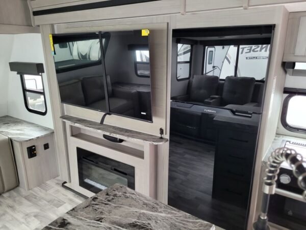 2024-Dutchmen-Kodiak-Ultimate-3371FLSL-Travel-Trailer-Stock-E5670-on-sale-at-Poulsbo-RV-10.jpg 2024 Dutchmen Kodiak Ultimate 3371FLSL