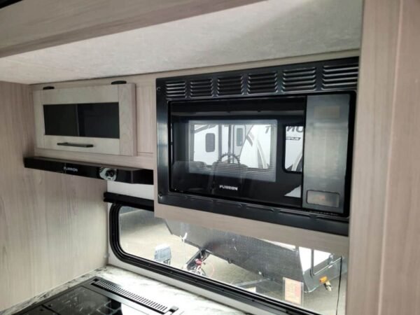 2024-Dutchmen-Kodiak-Ultimate-3371FLSL-Travel-Trailer-Stock-E5670-on-sale-at-Poulsbo-RV-14.jpg 2024 Dutchmen Kodiak Ultimate 3371FLSL