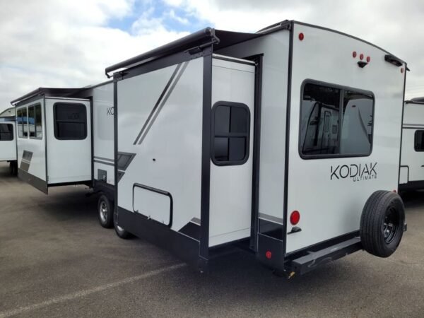 2024-Dutchmen-Kodiak-Ultimate-3371FLSL-Travel-Trailer-Stock-E5670-on-sale-at-Poulsbo-RV-2.jpg 2024 Dutchmen Kodiak Ultimate 3371FLSL