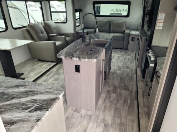 2024-Dutchmen-Kodiak-Ultimate-3371FLSL-Travel-Trailer-Stock-E5670-on-sale-at-Poulsbo-RV-5.jpg 2024 Dutchmen Kodiak Ultimate 3371FLSL