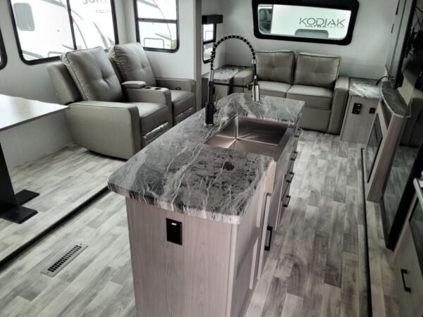 2024-Dutchmen-Kodiak-Ultimate-3371FLSL-Travel-Trailer-Stock-E5670-on-sale-at-Poulsbo-RV-7.jpg 2024 Dutchmen Kodiak Ultimate 3371FLSL