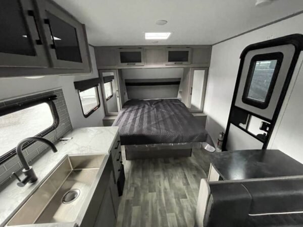 2024-Dutchmen-Kodiak-Ultra-Lite-201QB-Travel-Trailer-Stock-S609-on-sale-at-Poulsbo-RV-10.jpg 2024 Dutchmen Kodiak Ultra-Lite 201QB