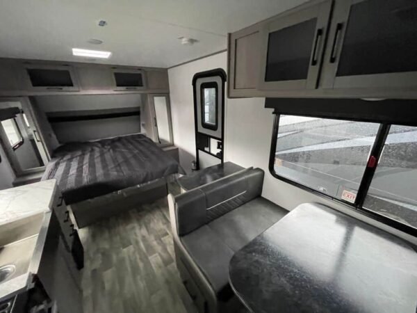 2024-Dutchmen-Kodiak-Ultra-Lite-201QB-Travel-Trailer-Stock-S609-on-sale-at-Poulsbo-RV-15.jpg 2024 Dutchmen Kodiak Ultra-Lite 201QB