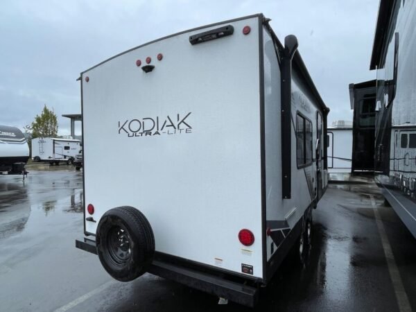 2024-Dutchmen-Kodiak-Ultra-Lite-201QB-Travel-Trailer-Stock-S609-on-sale-at-Poulsbo-RV-3.jpg 2024 Dutchmen Kodiak Ultra-Lite 201QB