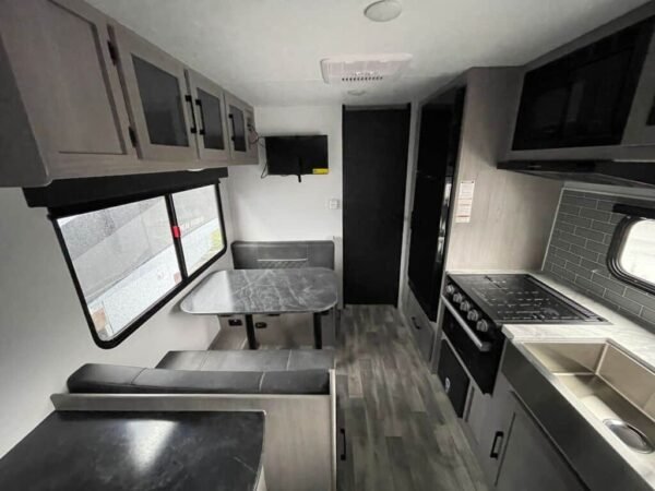 2024-Dutchmen-Kodiak-Ultra-Lite-201QB-Travel-Trailer-Stock-S609-on-sale-at-Poulsbo-RV-8.jpg 2024 Dutchmen Kodiak Ultra-Lite 201QB