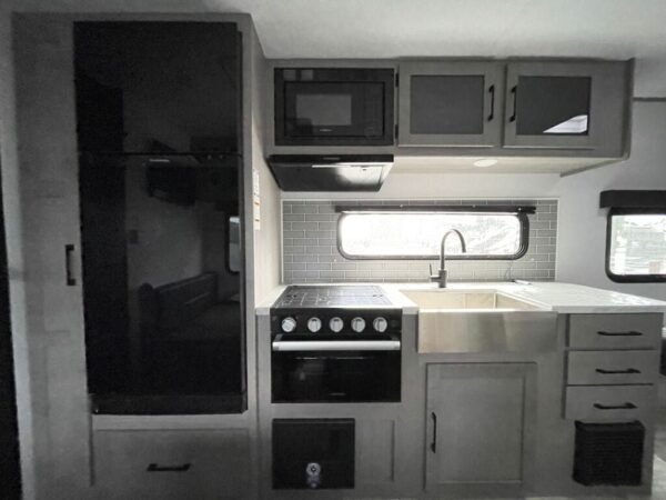 2024-Dutchmen-Kodiak-Ultra-Lite-201QB-Travel-Trailer-Stock-S609-on-sale-at-Poulsbo-RV-9.jpg 2024 Dutchmen Kodiak Ultra-Lite 201QB