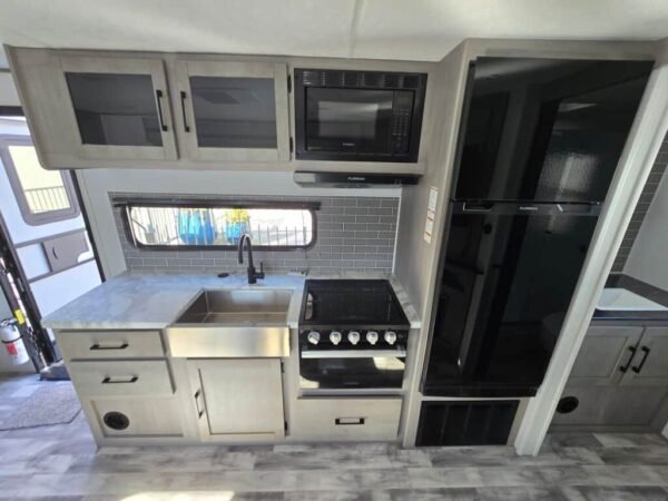 2024-Dutchmen-Kodiak-Ultra-Lite-242RBSL-Travel-Trailer-Stock-K5939-on-sale-at-Poulsbo-RV-11.jpg 2024 Dutchmen Kodiak Ultra-Lite 242RBSL