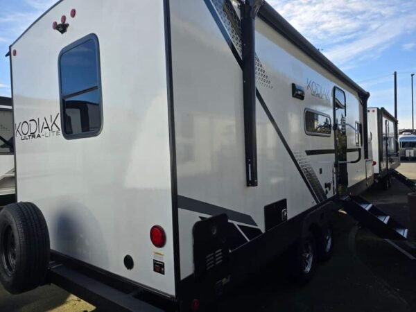 2024-Dutchmen-Kodiak-Ultra-Lite-242RBSL-Travel-Trailer-Stock-K5939-on-sale-at-Poulsbo-RV-3.jpg 2024 Dutchmen Kodiak Ultra-Lite 242RBSL