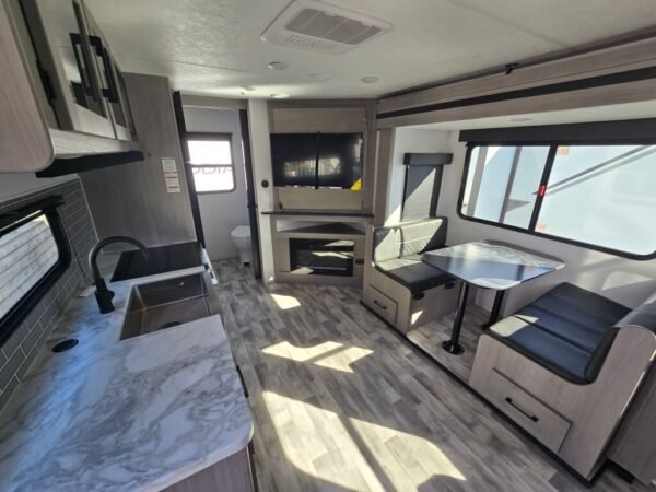 2024-Dutchmen-Kodiak-Ultra-Lite-242RBSL-Travel-Trailer-Stock-K5939-on-sale-at-Poulsbo-RV-5.jpg 2024 Dutchmen Kodiak Ultra-Lite 242RBSL