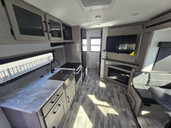 2024-Dutchmen-Kodiak-Ultra-Lite-242RBSL-Travel-Trailer-Stock-K5939-on-sale-at-Poulsbo-RV-6.jpg 2024 Dutchmen Kodiak Ultra-Lite 242RBSL
