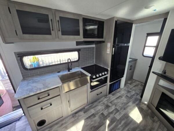 2024-Dutchmen-Kodiak-Ultra-Lite-242RBSL-Travel-Trailer-Stock-K5939-on-sale-at-Poulsbo-RV-7.jpg 2024 Dutchmen Kodiak Ultra-Lite 242RBSL