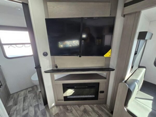 2024-Dutchmen-Kodiak-Ultra-Lite-242RBSL-Travel-Trailer-Stock-K5939-on-sale-at-Poulsbo-RV-8.jpg 2024 Dutchmen Kodiak Ultra-Lite 242RBSL