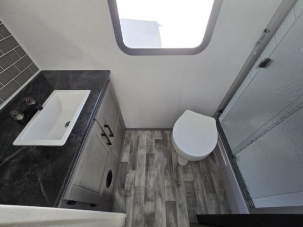 2024-Dutchmen-Kodiak-Ultra-Lite-242RBSL-Travel-Trailer-Stock-K5939-on-sale-at-Poulsbo-RV-9.jpg 2024 Dutchmen Kodiak Ultra-Lite 242RBSL