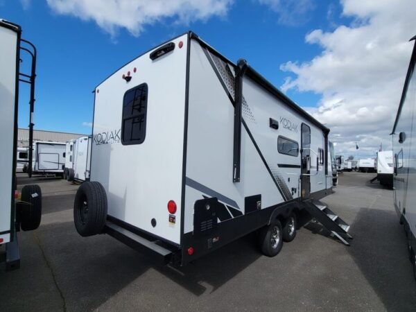 2024-Dutchmen-Kodiak-Ultra-Lite-242RBSL-Travel-Trailer-Stock-M3411-on-sale-at-Poulsbo-RV-3.jpg 2024 Dutchmen Kodiak Ultra-Lite 242RBSL