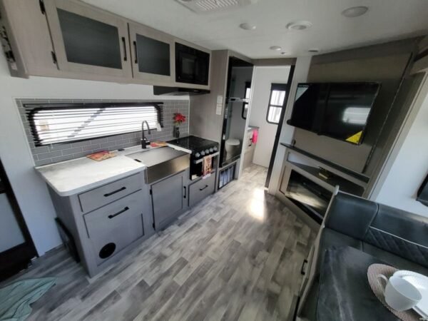 2024-Dutchmen-Kodiak-Ultra-Lite-242RBSL-Travel-Trailer-Stock-M3411-on-sale-at-Poulsbo-RV-5.jpg 2024 Dutchmen Kodiak Ultra-Lite 242RBSL