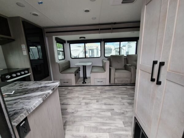 2024-Dutchmen-Kodiak-Ultra-Lite-257RKSL-Travel-Trailer-Stock-F1213-on-sale-at-Poulsbo-RV-4.jpg 2024 Dutchmen Kodiak Ultra-Lite 257RKSL