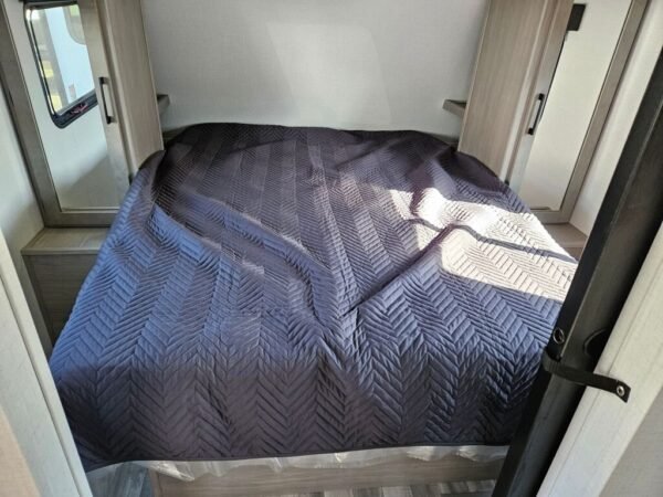2024-Dutchmen-Kodiak-Ultra-Lite-296BHSL-Travel-Trailer-Stock-E5714-on-sale-at-Poulsbo-RV-6.jpg 2024 Dutchmen Kodiak Ultra-Lite 296BHSL