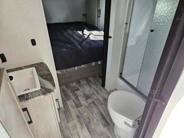 2024-Dutchmen-Kodiak-Ultra-Lite-296BHSL-Travel-Trailer-Stock-E5714-on-sale-at-Poulsbo-RV-7.jpg 2024 Dutchmen Kodiak Ultra-Lite 296BHSL