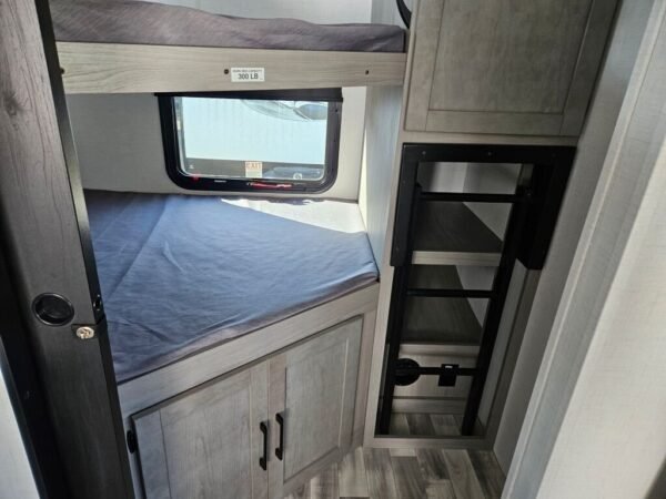 2024-Dutchmen-Kodiak-Ultra-Lite-296BHSL-Travel-Trailer-Stock-E5714-on-sale-at-Poulsbo-RV-8.jpg 2024 Dutchmen Kodiak Ultra-Lite 296BHSL