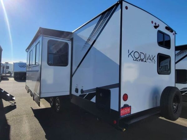 2024-Dutchmen-Kodiak-Ultra-Lite-302BHSL-Travel-Trailer-Stock-M3413-on-sale-at-Poulsbo-RV-2.jpg 2024 Dutchmen Kodiak Ultra-Lite 302BHSL
