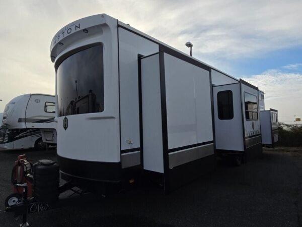 2025-Crossroads-Hampton-HP388FKL-Destination-Trailer-Stock-M3528-on-sale-at-Poulsbo-RV-1.jpg 2025 Crossroads Hampton HP388FKL