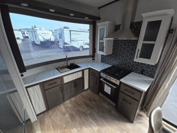 2025-Crossroads-Hampton-HP388FKL-Destination-Trailer-Stock-M3528-on-sale-at-Poulsbo-RV-5.jpg 2025 Crossroads Hampton HP388FKL