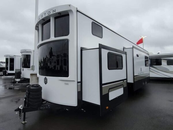 2025-Crossroads-Hampton-HP390PVL-Destination-Trailer-Stock-M3492-on-sale-at-Poulsbo-RV-1.jpg 2025 Crossroads Hampton HP390PVL