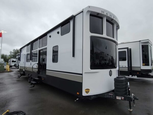 2025-Crossroads-Hampton-HP390PVL-Destination-Trailer-Stock-M3492-on-sale-at-Poulsbo-RV-12-scaled-1.jpg 2025 Crossroads Hampton HP390PVL