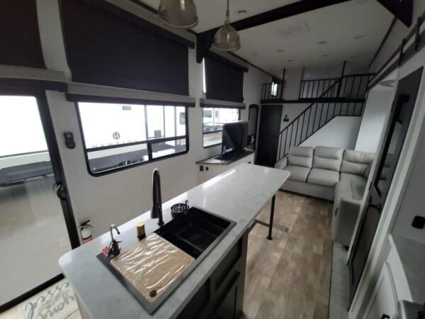 2025-Crossroads-Hampton-HP390PVL-Destination-Trailer-Stock-M3492-on-sale-at-Poulsbo-RV-6.jpg 2025 Crossroads Hampton HP390PVL