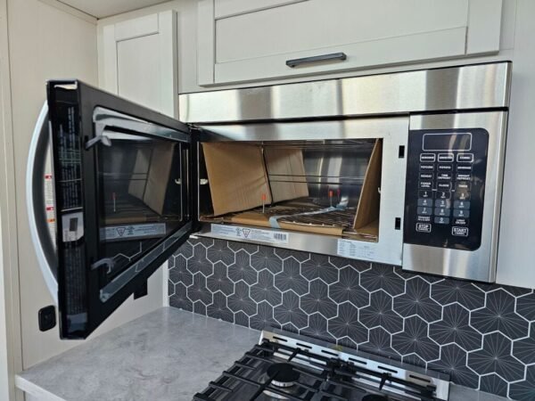 2025-Crossroads-Hampton-HP390PVL-Travel-Trailer-Stock-S667-on-sale-at-Poulsbo-RV-22.jpg 2025 Crossroads Hampton HP390PVL