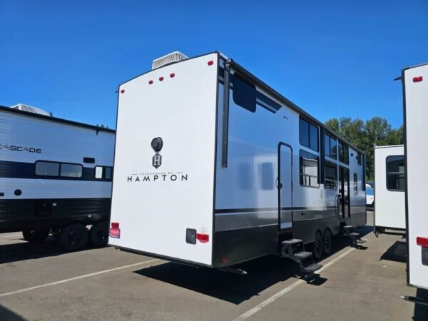 2025-Crossroads-Hampton-HP390PVL-Travel-Trailer-Stock-S667-on-sale-at-Poulsbo-RV-3.jpg 2025 Crossroads Hampton HP390PVL