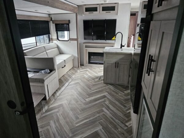 2025-Crossroads-Zinger-390DB-Travel-Trailer-Stock-E5820-on-sale-at-Poulsbo-RV-5.jpg 2025 Crossroads Zinger 390DB