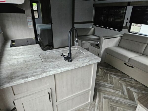 2025-Crossroads-Zinger-390DB-Travel-Trailer-Stock-E5820-on-sale-at-Poulsbo-RV-9.jpg 2025 Crossroads Zinger 390DB