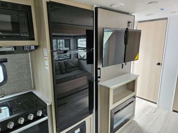 2025-Dutchmen-Kodiak-302BHSL-Travel-Trailer-Stock-E5823-on-sale-at-Poulsbo-RV-10.jpg 2025 Dutchmen Kodiak Ultra-Lite 302BHSL